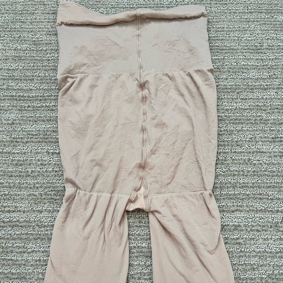 SPANX Mama Short shapewear - Picture 2 of 5